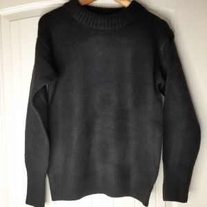 Black crew neck sweater